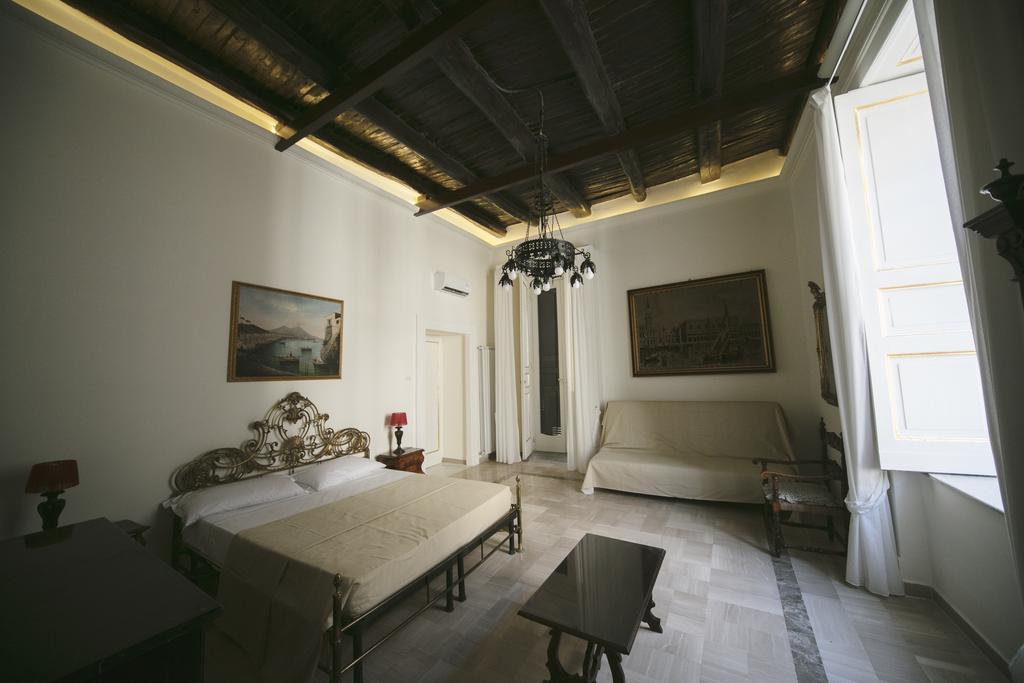 Area Angioina Suites Naples Exterior photo